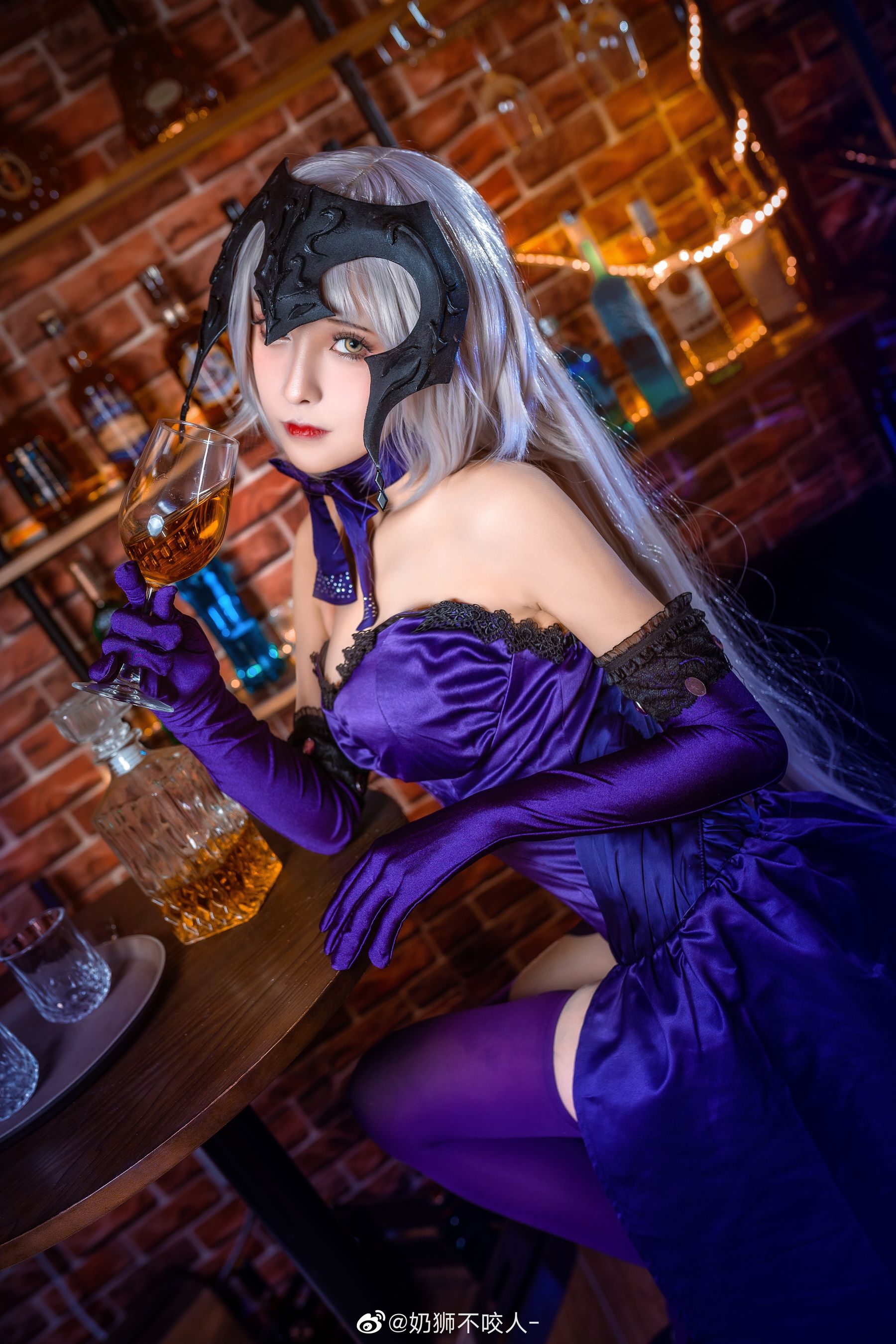 [Cosplay写真] 奶狮不咬人 – 黑贞德 [10P] 插图4