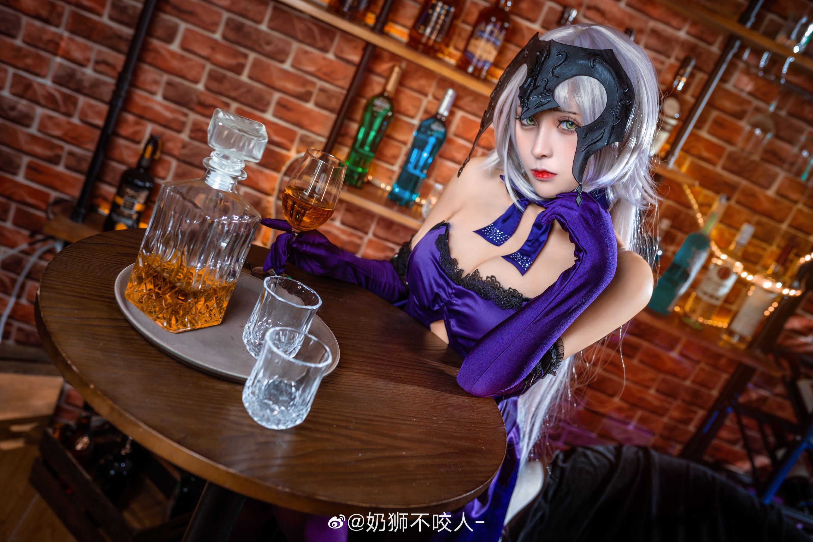 [Cosplay写真] 奶狮不咬人 – 黑贞德 [10P] 插图3