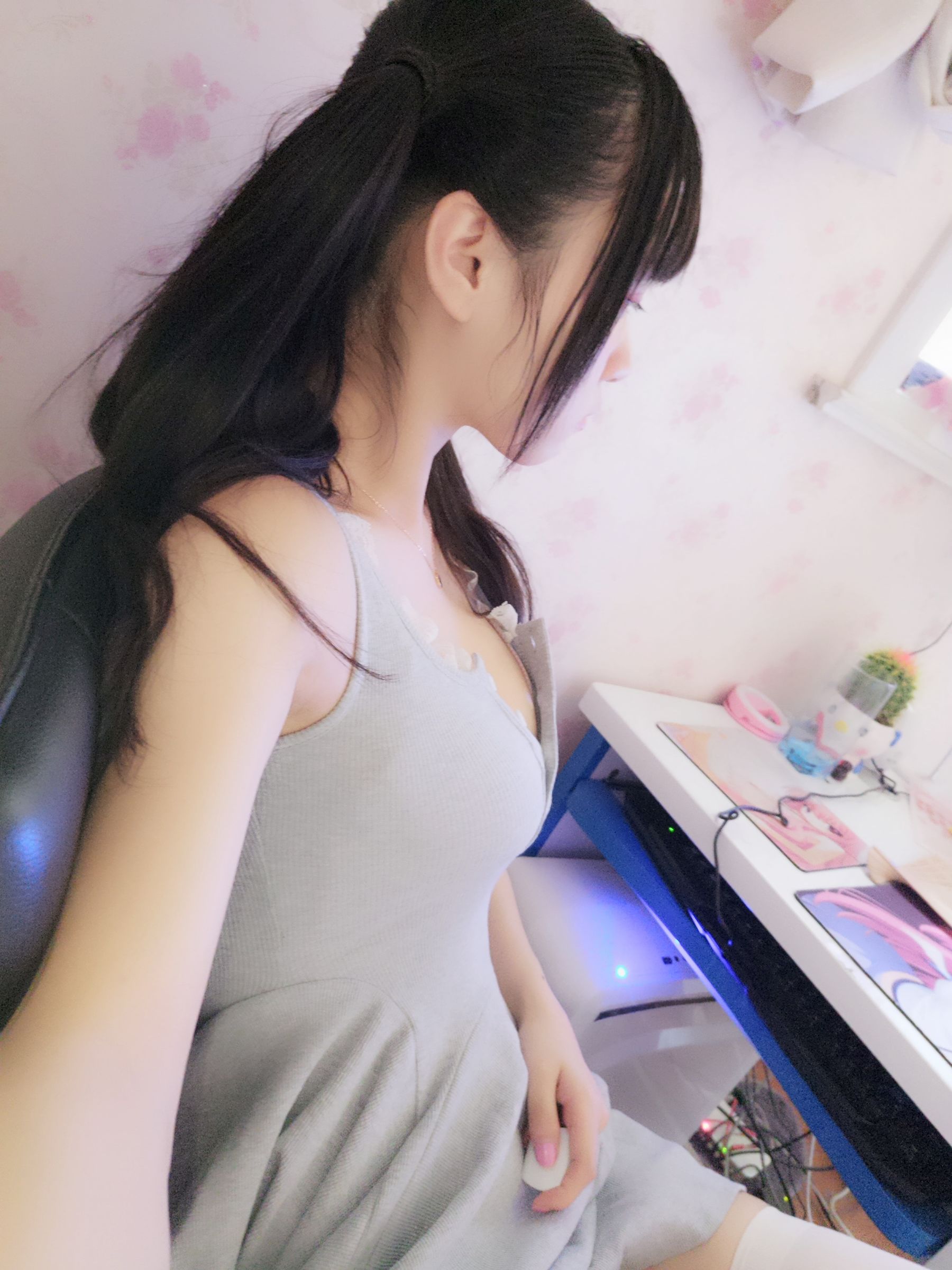 双马尾少女赛高酱作品 – 露脸灰色裙子 [23P] 插图1