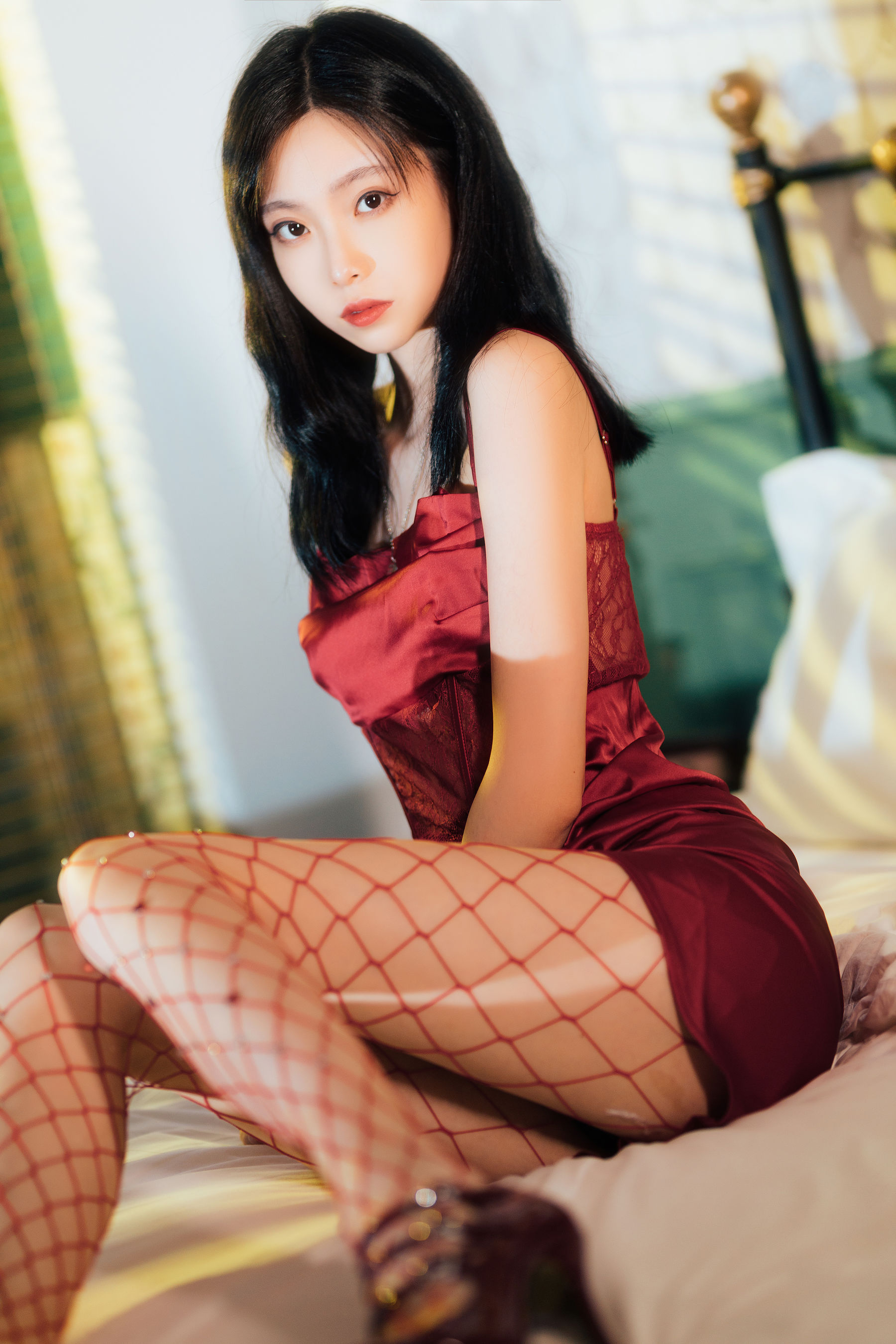 许岚(叁月life) – 网袜红裙 [39P] 插图1