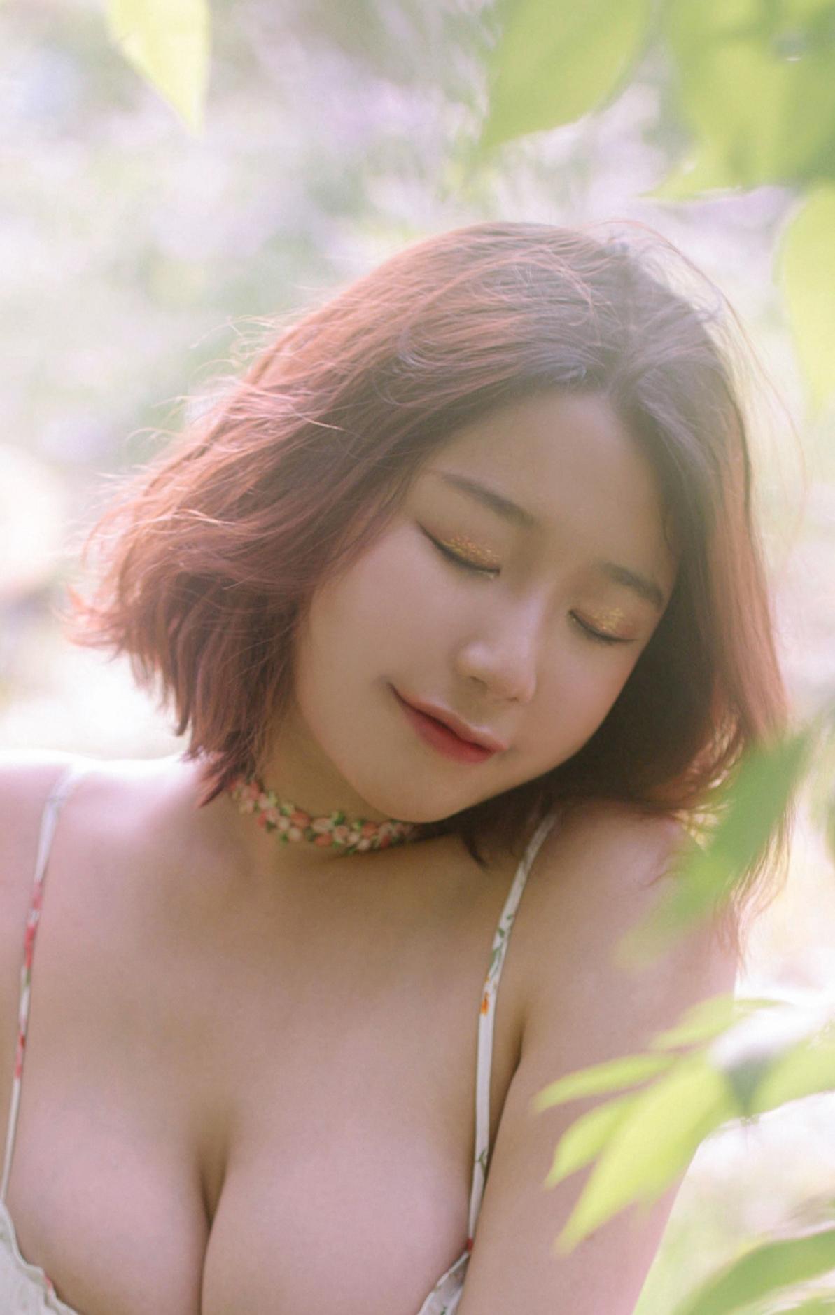 动漫博主穆零Mu0 – 小吊带 [8P] 插图1
