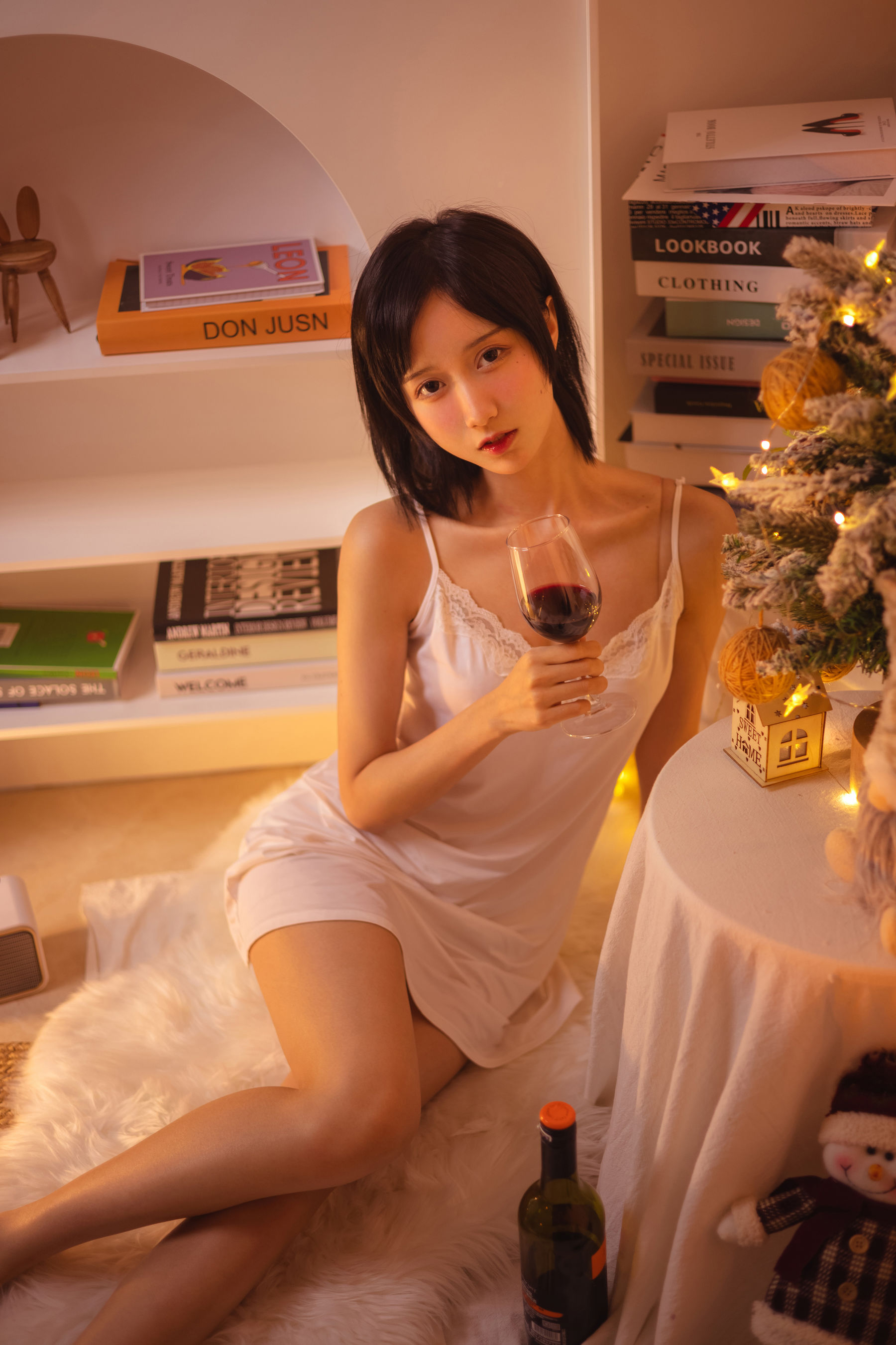 萌系小姐姐木绵绵OwO – 红酒好喝 [28P] 插图1