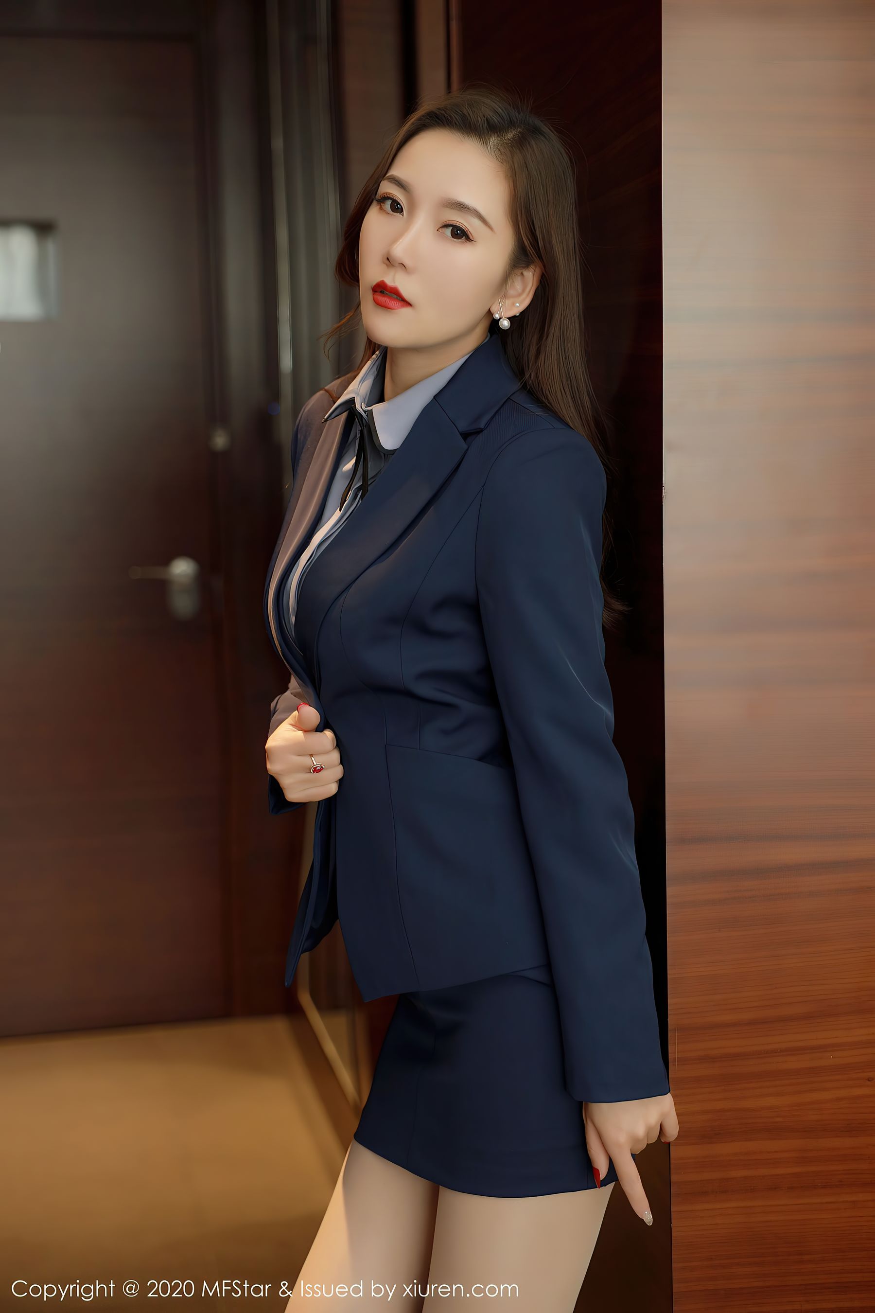 模范学院 Vol.425 艾静香