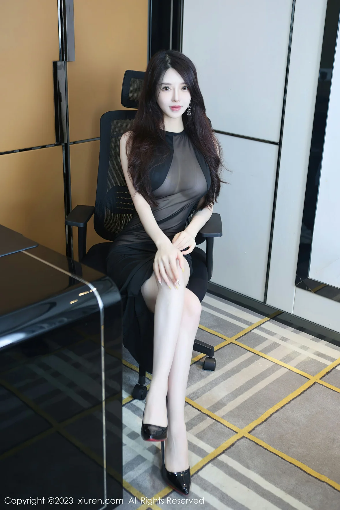 XiuRen 秀人 No.6937 玉兔miki 黑色薄纱连衣短裙性感写真 [82P] 插图1