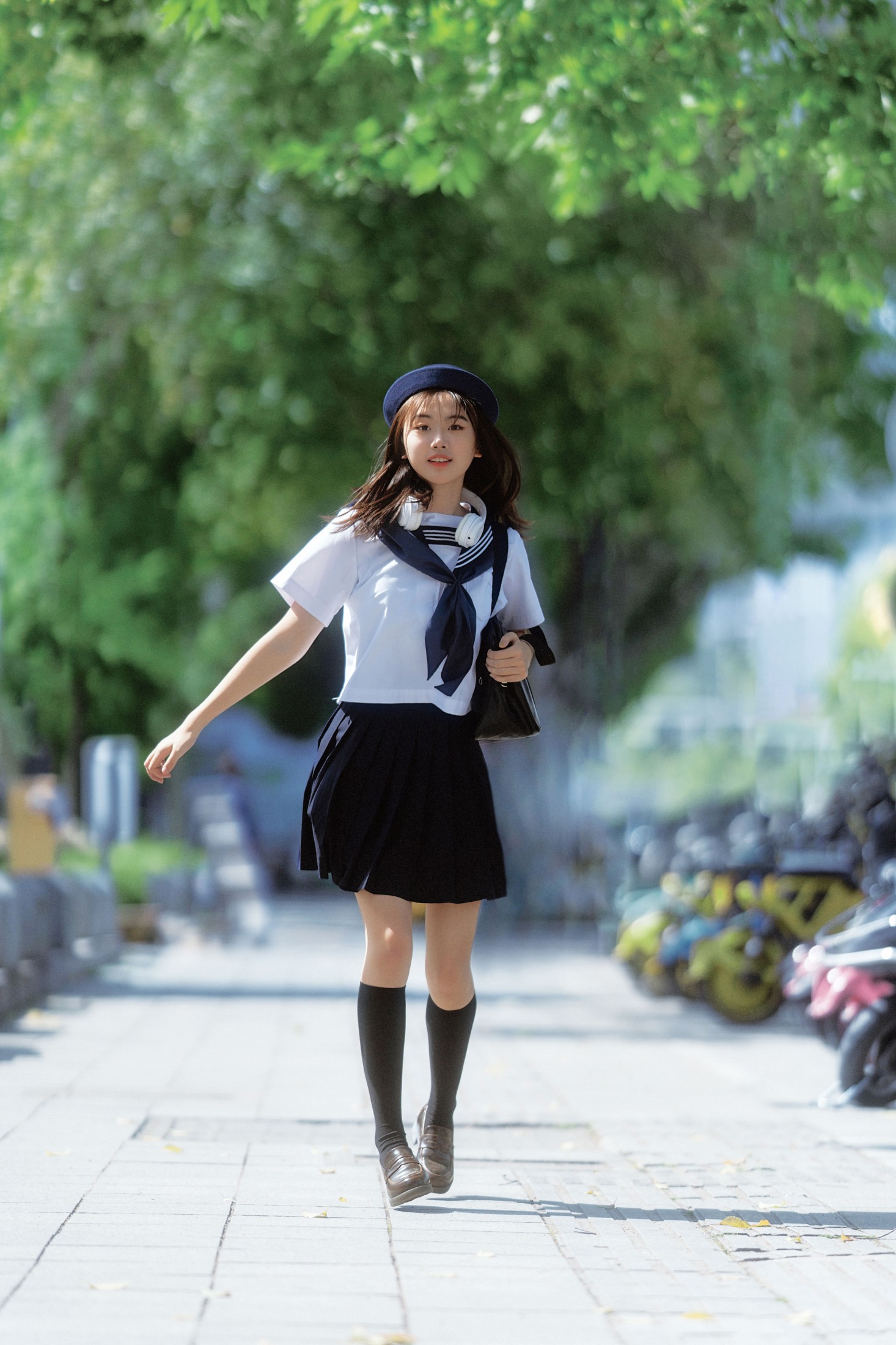 晗晗 – 《向阳的季节》[26P] 插图5