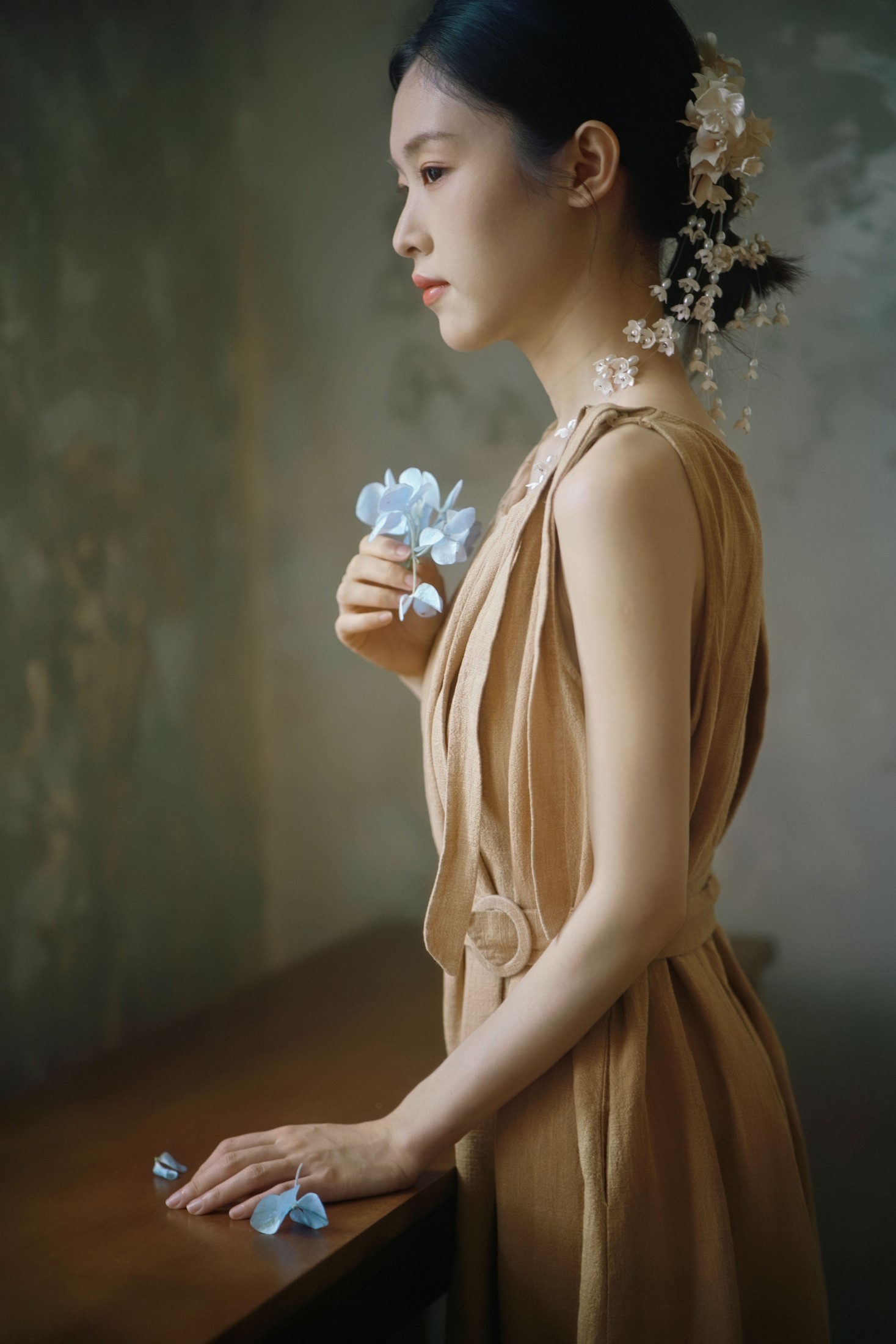 一只柚子 – 《时光诗画：花影少女时光》[47P] 插图1