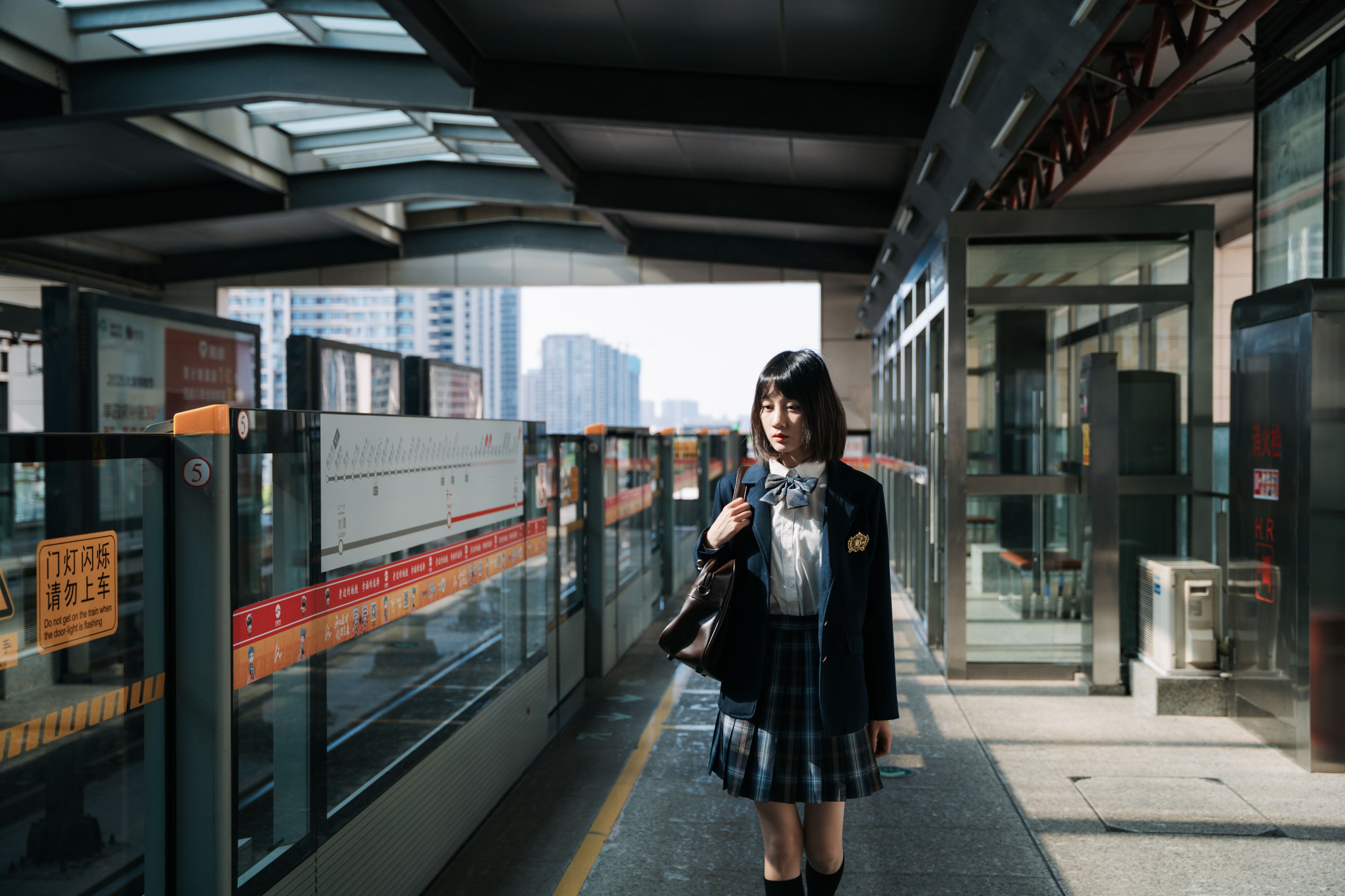 七七 – 《电影感日系地铁人像》[23P] 插图1