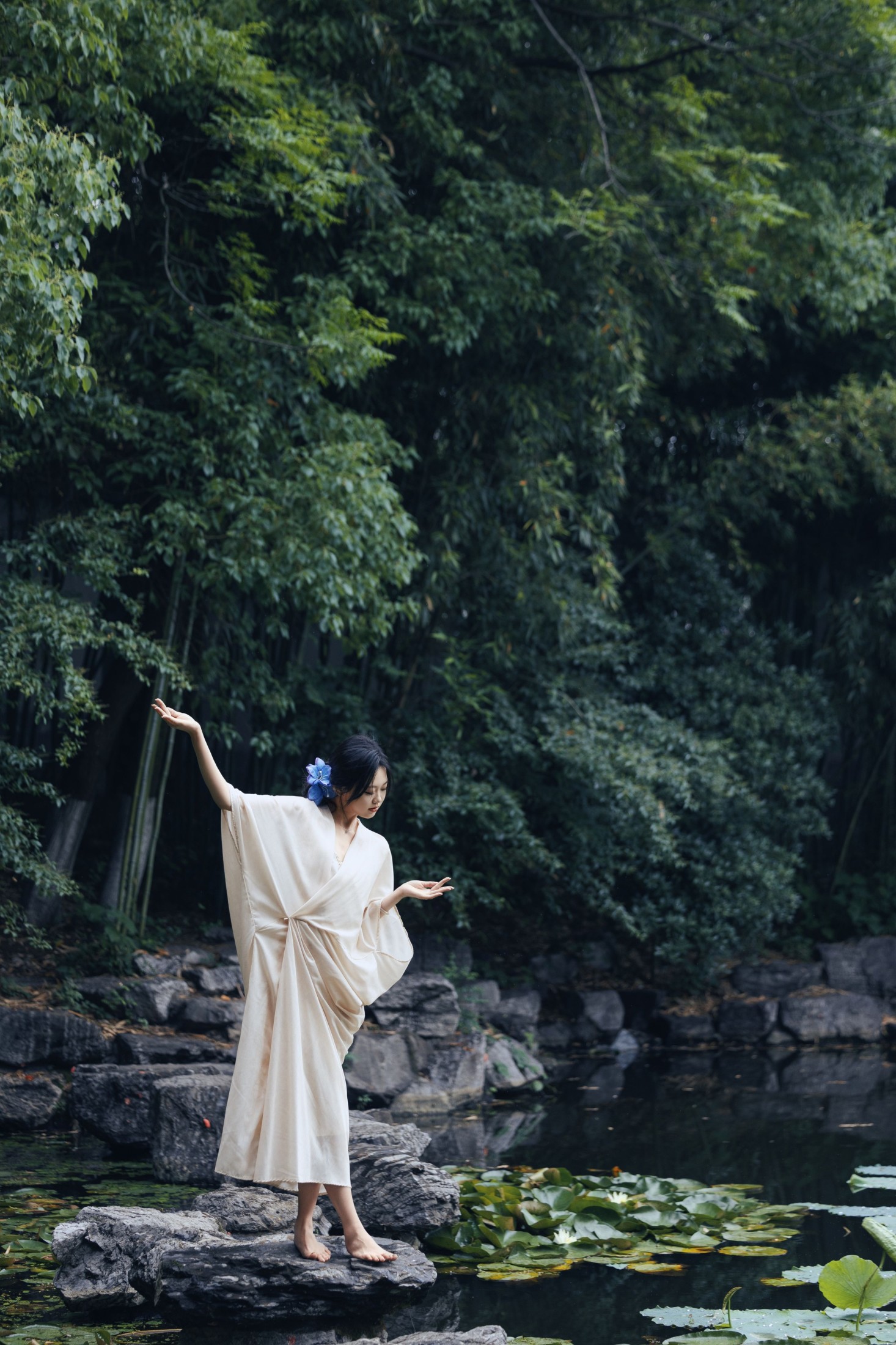 晨曦 – 《柳岸花明又一村》[36P] 插图1