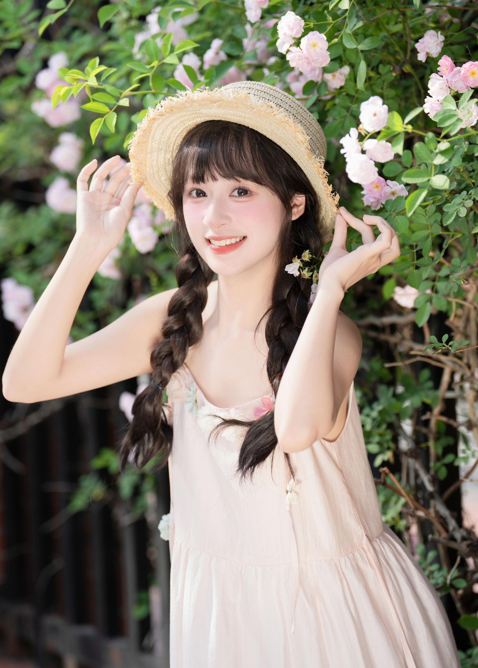 夏芋小年 – 《粉色蔷薇》[24P] 插图1