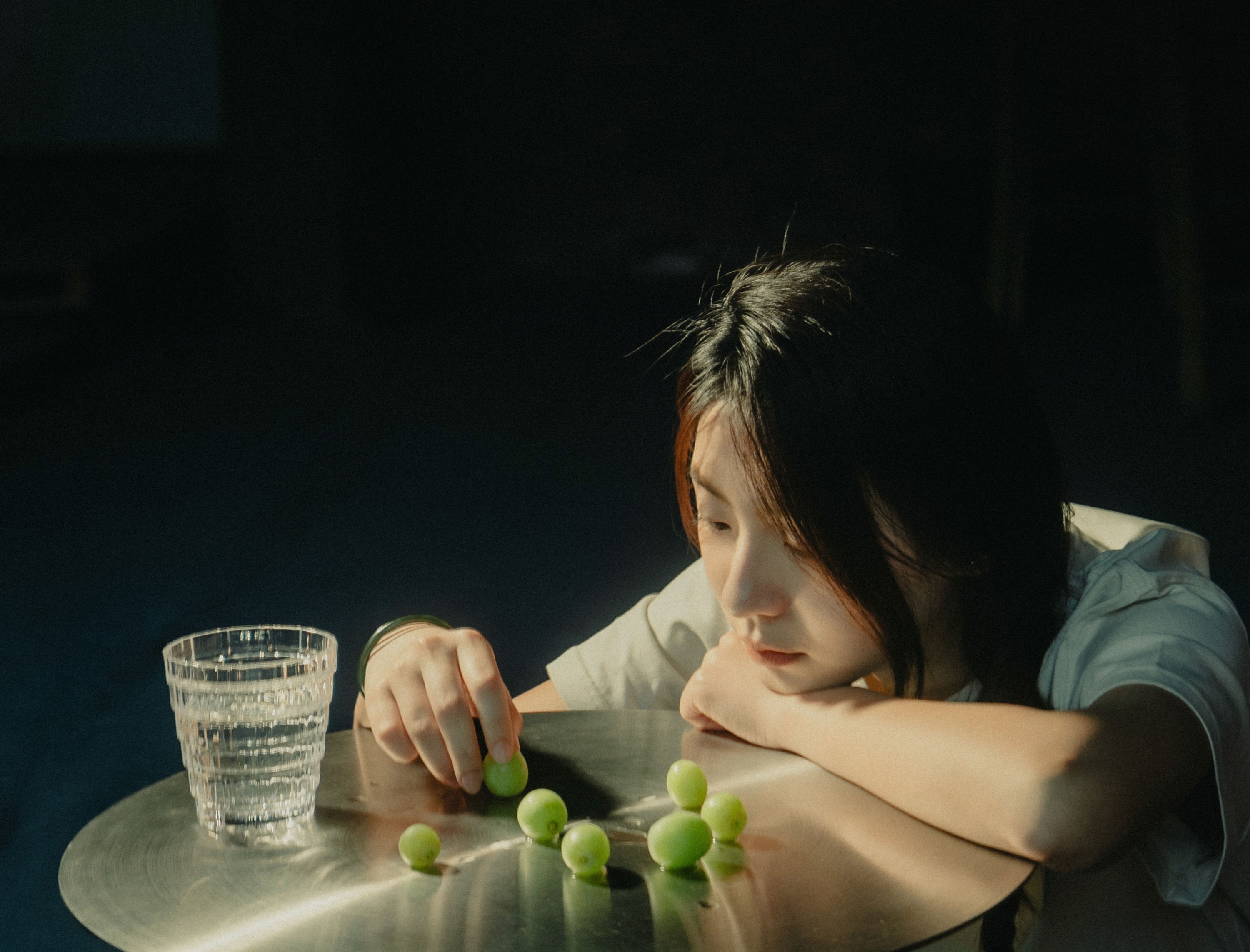 腊月 – 《情绪隐藏着光影中》[15P] 插图1