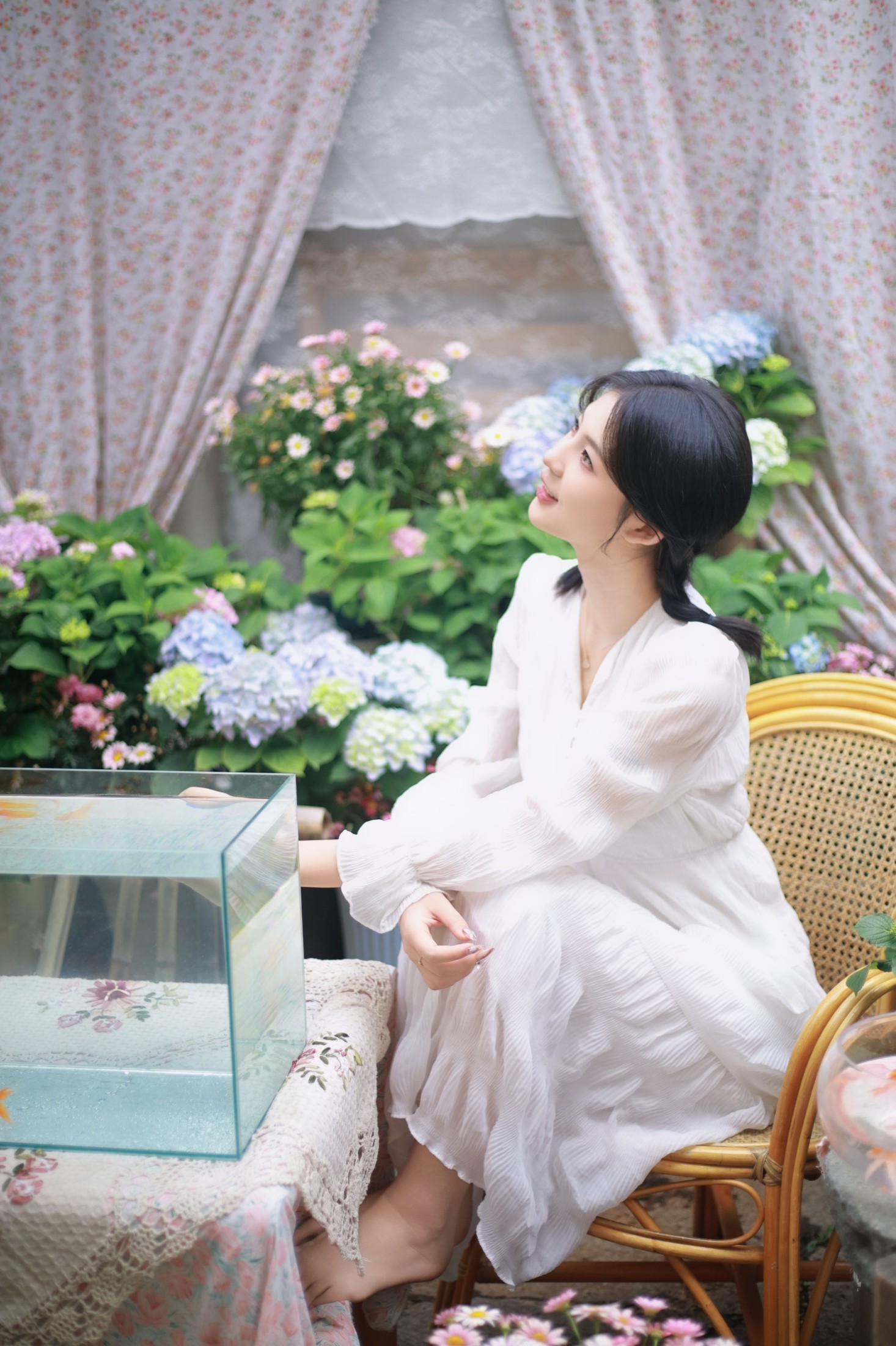 静子子 – 《院子里的金鱼》[13P] 插图1