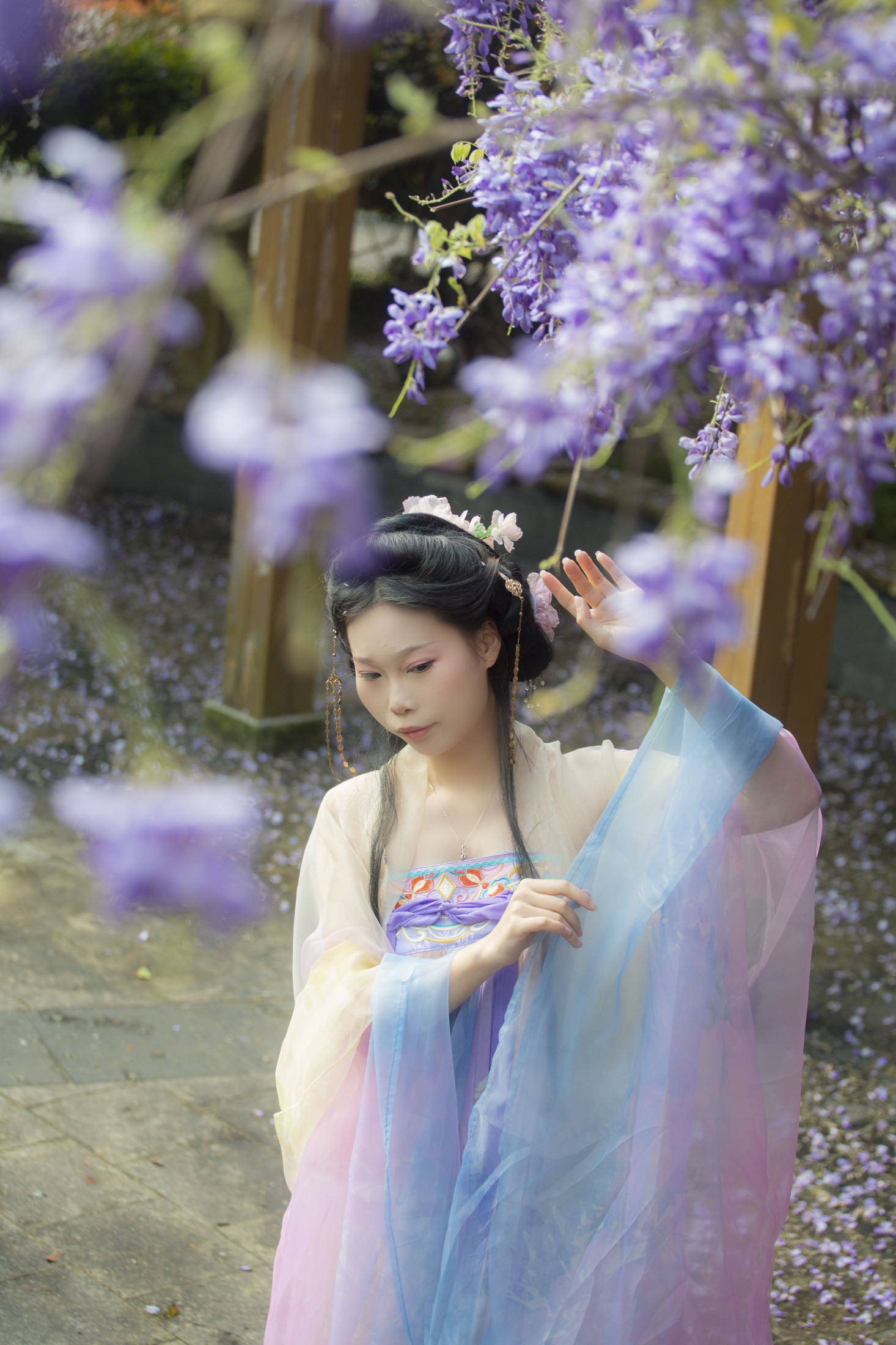 池白浔 – 《紫藤花》[22P] 插图1