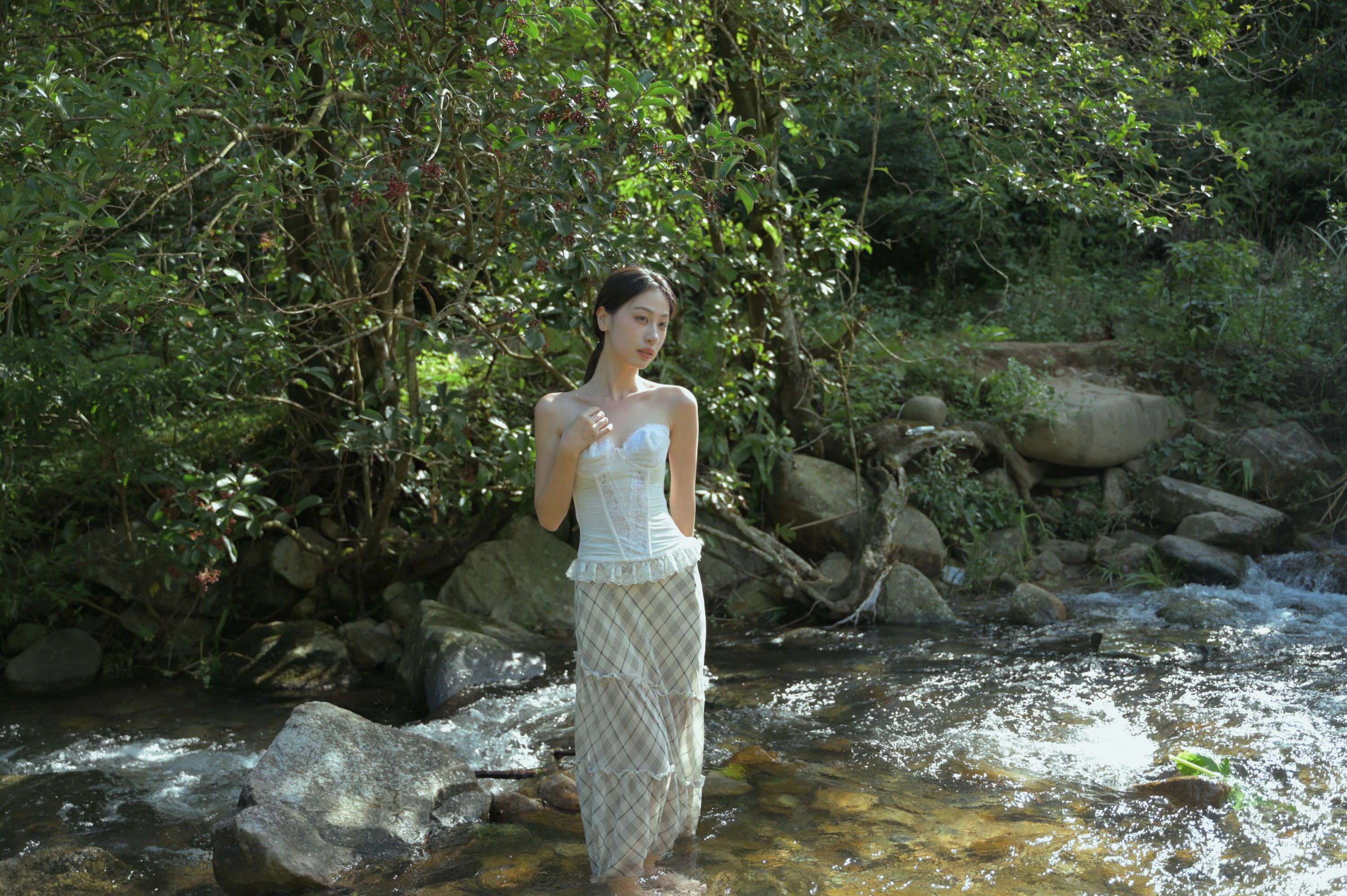 依依 – 《允许你的生命如溪水流动》[39P] 插图1