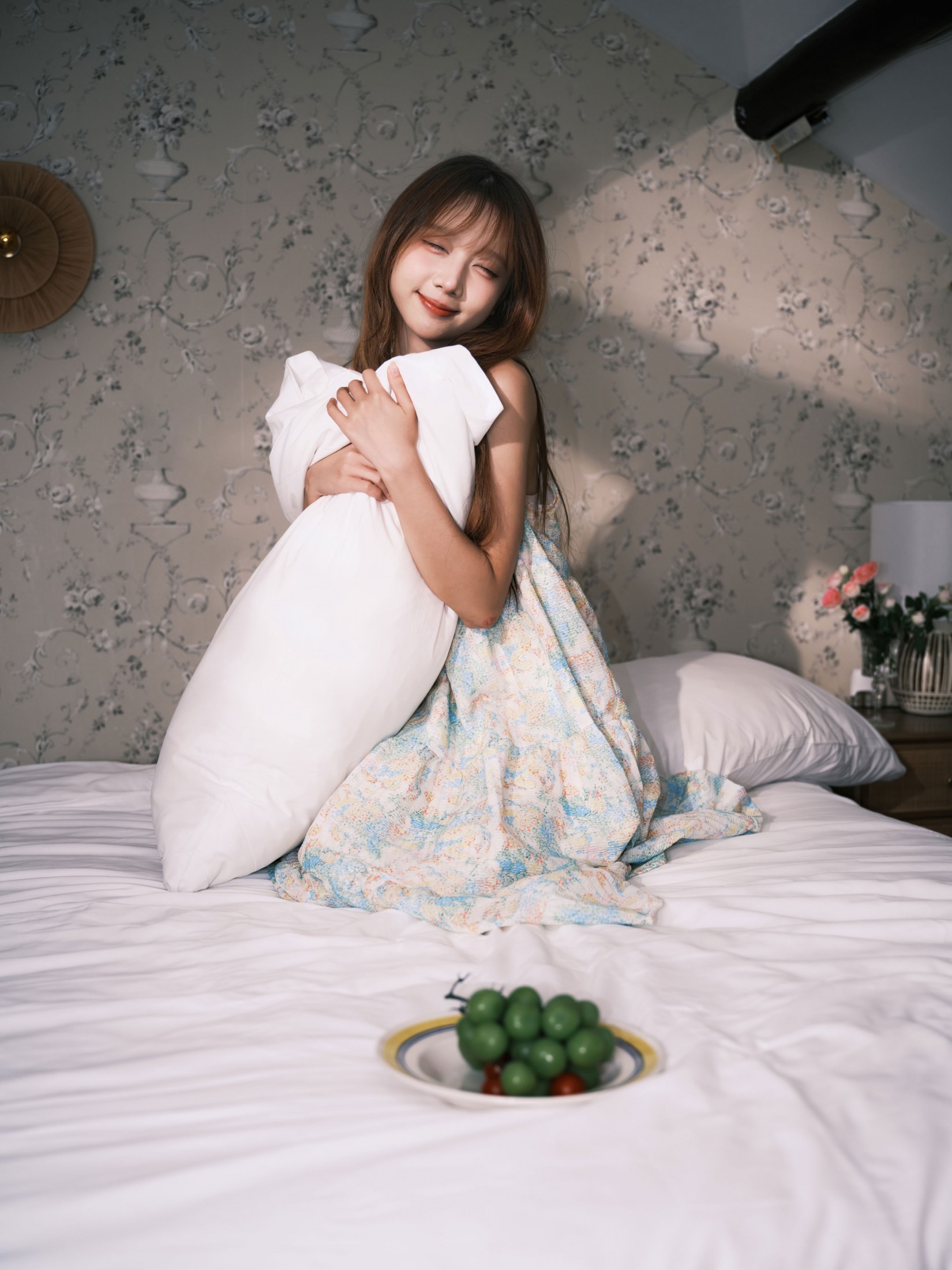 醒醒 – 《起床梳洗的阁楼少女》[25P] 插图1