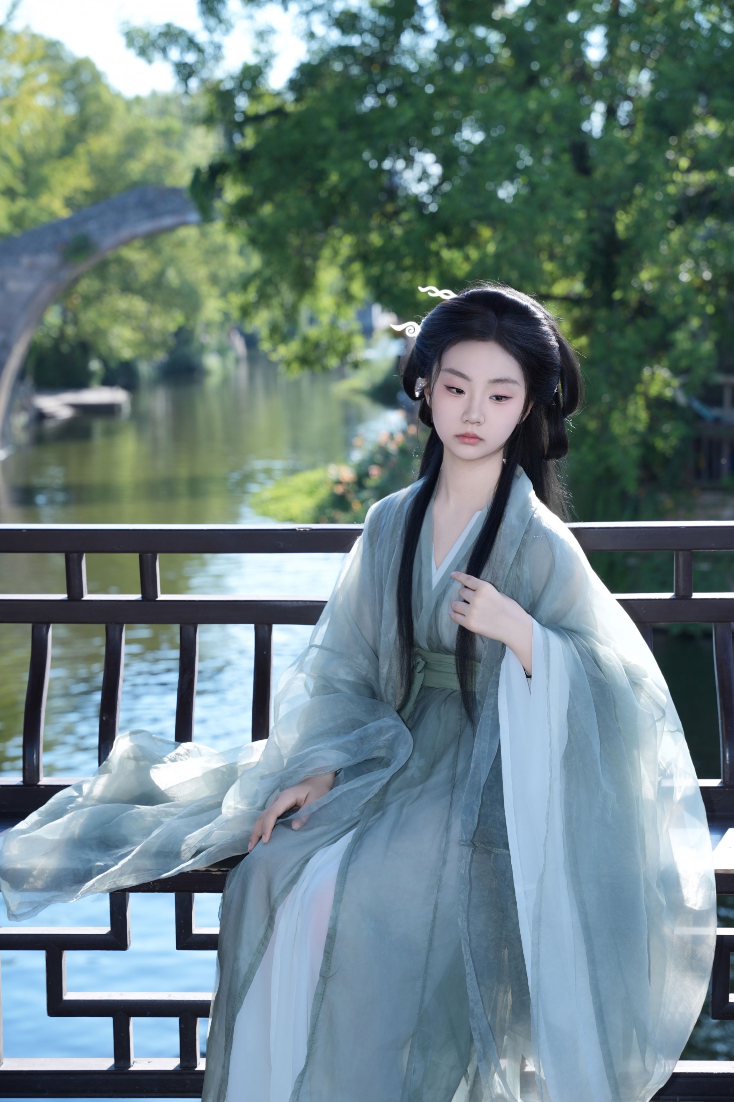 青青 – 《清冷风汉服》[11P] 插图1