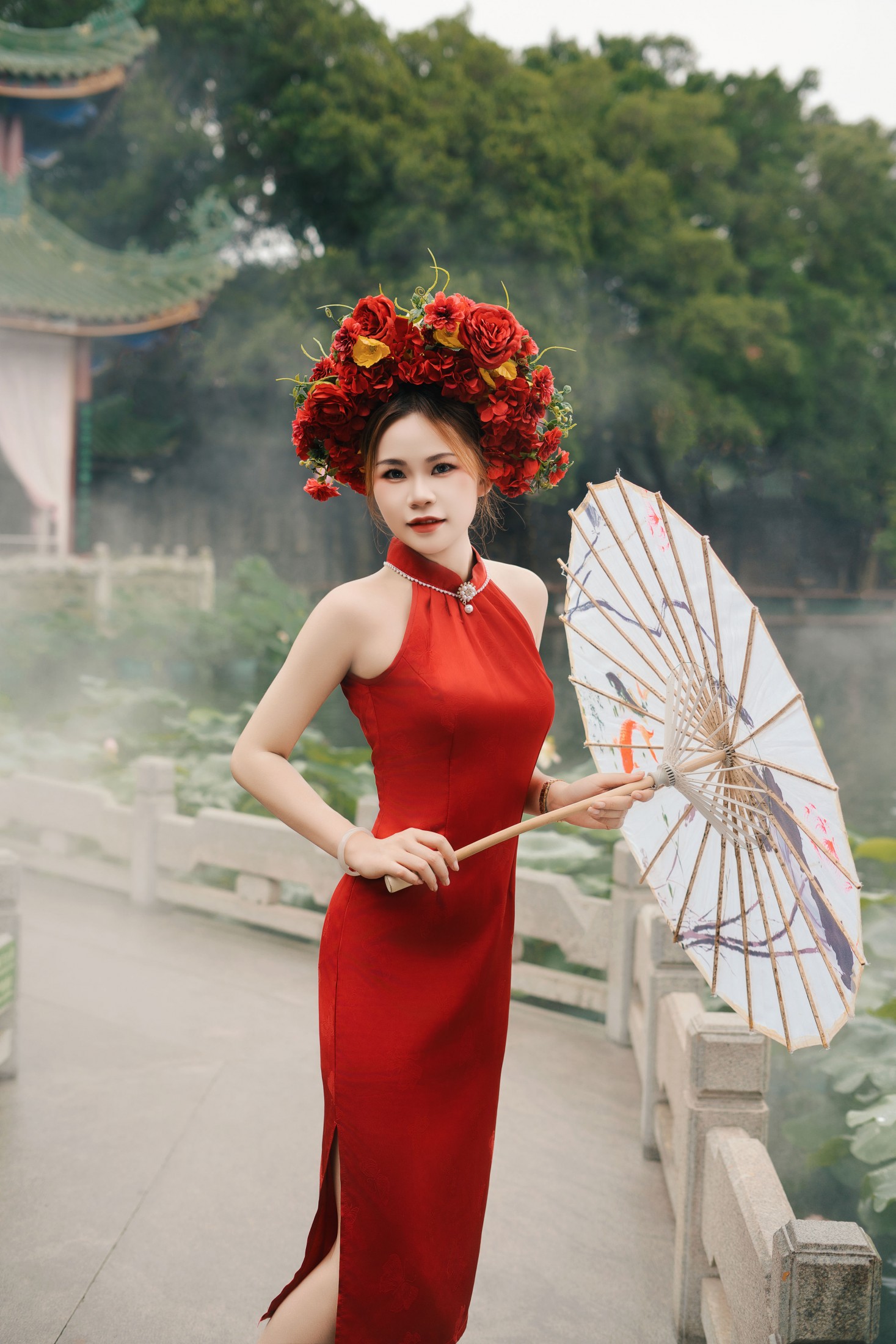 草莓熊 – 《簪花少女》[11P] 插图1